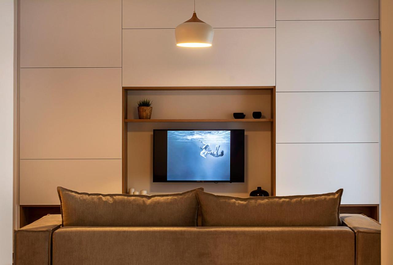 Elegant, Spacious & Minimalist Aptm W/Balcony Apartment Athens Ngoại thất bức ảnh
